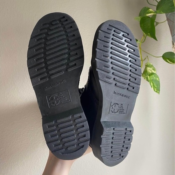 Dr. Martens Mono Black - Picture 3 of 9